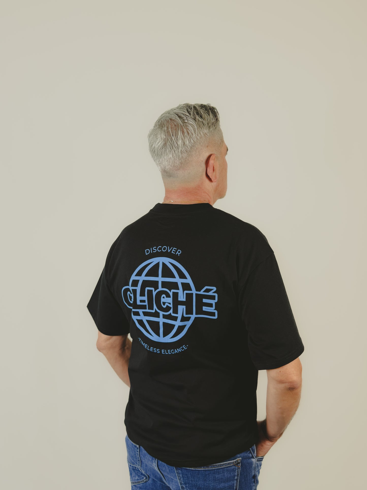 Vertere Ocean Blue in Eclipse Black