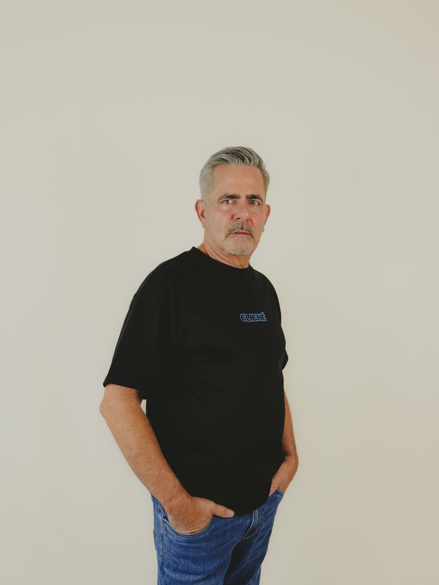 Vertere Ocean Blue in Eclipse Black